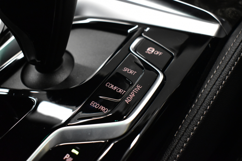 BMW 5シリーズ 523d Xﾄﾞﾗｲﾌﾞ Mｽﾎﾟｰﾂ R7年3月迄新車保証 LCI後期 4WD 新ﾃﾞｻﾞｲﾝｱﾀﾞﾌﾟﾃｨﾌﾞLEDﾍｯﾄﾞﾗｲﾄ ﾋｰﾀｰ付黒革 ｱﾀﾞﾌﾟﾃｨﾌﾞｻｽﾍﾟﾝｼｮﾝ BMWﾗｲﾌﾞｺｸﾋﾟｯﾄ 追従ACC HUD LCW ﾌﾙｾｸﾞ 3Dﾋﾞｭｰ ｽﾃｱﾘﾝｸﾞｻﾎﾟｰﾄ Pｱｼｽﾄﾌﾟﾗｽ 電動ﾄﾗﾝｸ ｽﾏｰﾄｷｰ 2年保証