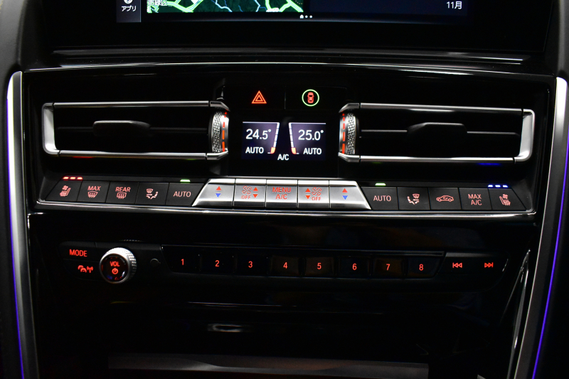 BMW 8シリーズ 840d Xﾄﾞﾗｲﾌﾞ ｸﾞﾗﾝｸｰﾍﾟ Mｽﾎﾟｰﾂ 4WD ﾊﾟﾉﾗﾏｶﾞﾗｽｻﾝﾙｰﾌ ﾚｰｻﾞｰLED ACC HUD  全席ﾋｰﾀｰ付黒/茶革 前席ﾍﾞﾝﾁﾚｰｼｮﾝ ﾊｰﾏﾝｶｰﾄﾞﾝ ｲﾝﾃﾘｾｰﾌ ﾗｲﾌﾞｺｯｸﾋﾟｯﾄ ｼﾞｪｽﾁｬｰｺﾝﾄﾛｰﾙ対応ﾀｯﾁﾊﾟﾈﾙﾅﾋﾞ3Dﾋﾞｭｰ 2年保証