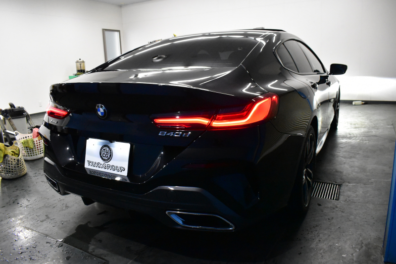 BMW 8シリーズ 840d Xﾄﾞﾗｲﾌﾞ ｸﾞﾗﾝｸｰﾍﾟ Mｽﾎﾟｰﾂ 4WD ﾊﾟﾉﾗﾏｶﾞﾗｽｻﾝﾙｰﾌ ﾚｰｻﾞｰLED ACC HUD  全席ﾋｰﾀｰ付黒/茶革 前席ﾍﾞﾝﾁﾚｰｼｮﾝ ﾊｰﾏﾝｶｰﾄﾞﾝ ｲﾝﾃﾘｾｰﾌ ﾗｲﾌﾞｺｯｸﾋﾟｯﾄ ｼﾞｪｽﾁｬｰｺﾝﾄﾛｰﾙ対応ﾀｯﾁﾊﾟﾈﾙﾅﾋﾞ3Dﾋﾞｭｰ 2年保証