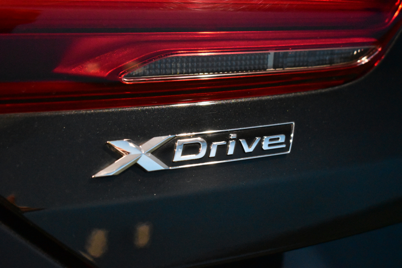 BMW 8シリーズ 840d Xﾄﾞﾗｲﾌﾞ ｸﾞﾗﾝｸｰﾍﾟ Mｽﾎﾟｰﾂ 4WD ﾊﾟﾉﾗﾏｶﾞﾗｽｻﾝﾙｰﾌ ﾚｰｻﾞｰLED ACC HUD  全席ﾋｰﾀｰ付黒/茶革 前席ﾍﾞﾝﾁﾚｰｼｮﾝ ﾊｰﾏﾝｶｰﾄﾞﾝ ｲﾝﾃﾘｾｰﾌ ﾗｲﾌﾞｺｯｸﾋﾟｯﾄ ｼﾞｪｽﾁｬｰｺﾝﾄﾛｰﾙ対応ﾀｯﾁﾊﾟﾈﾙﾅﾋﾞ3Dﾋﾞｭｰ 2年保証