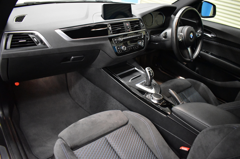 BMW 2シリーズ 220i ｸｰﾍﾟ Mｽﾎﾟｰﾂ ｵﾌﾟｼｮﾝ追従ACC LCI後期  ﾍｷｻｺﾞﾅﾙLEDﾍｯﾄﾞﾗｲﾄ ﾋｰﾀｰ付ｱﾙｶﾝﾀｰﾗｽﾎﾟｰﾂｼｰﾄ NEWﾃﾞｻﾞｲﾝﾒｰﾀｰﾊﾟﾈﾙ 衝突軽減ﾌﾞﾚｰｷ 車線逸脱&歩行者警告 ﾀｯﾁﾊﾟﾈﾙiﾄﾞﾗｲﾌﾞHDDﾅﾋﾞ 前後PDC Bｶﾒﾗ Pｱｼｽﾄ 18AW  ﾊﾟﾄﾞﾙ 2年保証