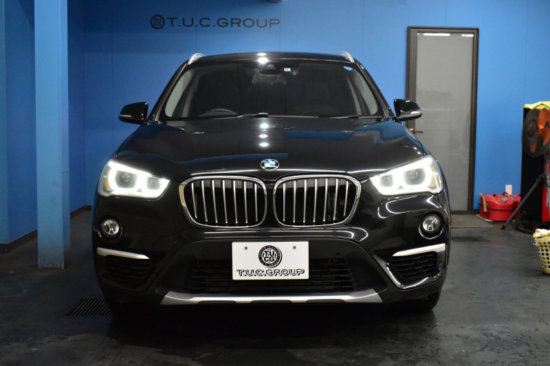 BMW X1 Xdrive20i Xﾗｲﾝ 中期 4WD  ｱﾄﾞﾊﾞﾝｽﾄﾞｱｸﾃｨﾌﾞｾｰﾌﾃｨP 追従ACC NEWﾃﾞｻﾞｲﾝﾒｰﾀｰ&Fｼｰﾄ 電子ｼﾌﾄ ﾌﾙｾｸﾞTVﾁｭｰﾅｰ HUD ﾋｰﾀｰ付ﾊｰﾌ革 ﾀｯﾁﾊﾟﾈﾙﾅﾋﾞBｶﾒ Pｱｼｽﾄ前後PDC LEDﾍｯﾄﾞﾗｲﾄ 衝突軽減 車線逸脱&歩行者警告 電動Rｹﾞｰﾄ Bluetoothｵｰﾃﾞｨｵ 2年保証