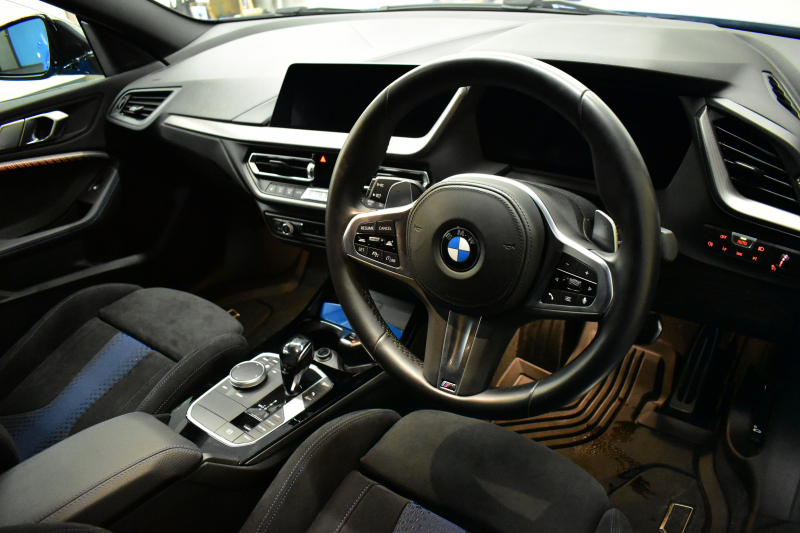 BMW 2シリーズ M235iｸﾞﾗﾝｸｰﾍﾟ Xﾄﾞﾗｲﾌﾞ 新車保証令和6年3月迄 追従ACC ｱﾀﾞﾌﾟﾃｨﾌﾞｻｽﾍﾟﾝｼｮﾝ LEDﾍｯﾄﾞﾗｲﾄ Mｽﾎﾟｰﾂﾌﾞﾚｰｷ ﾋｰﾀｰ付ｱﾙｶﾝﾀｰﾗｼｰﾄ 車線変更&逸脱&歩行者警告 ﾗｲﾌﾞｺｯｸﾋﾟｯﾄ ｱｯﾌﾟﾙｶｰﾌﾟﾚｲ ﾀｯﾁﾊﾟﾈﾙﾅﾋﾞ Bｶﾒﾗ ｽﾏｰﾄｷｰ 2年保証