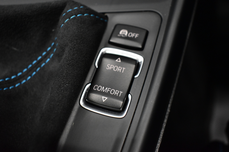 BMW Mシリーズ M2 6速MT LCI後期 ｾﾚｸﾄP SR harman/kardon ﾋｰﾀｰ付黒革 ﾍｷｻｺﾞﾅﾙLEDﾍｯﾄﾞﾗｲﾄ&ﾃｰﾙ ﾀｯﾁﾊﾟﾈﾙHDDﾅﾋﾞBｶﾒﾗ 19AW 車線逸脱&歩行者警告 衝突軽減ﾌﾞﾚｰｷ ｶｰﾎﾞﾝｲﾝﾃﾘｱ 2年保証