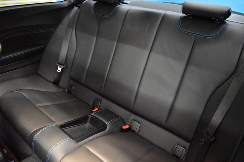 BMW Mシリーズ M2 6速MT LCI後期 ｾﾚｸﾄP SR harman/kardon ﾋｰﾀｰ付黒革 ﾍｷｻｺﾞﾅﾙLEDﾍｯﾄﾞﾗｲﾄ&ﾃｰﾙ ﾀｯﾁﾊﾟﾈﾙHDDﾅﾋﾞBｶﾒﾗ 19AW 車線逸脱&歩行者警告 衝突軽減ﾌﾞﾚｰｷ ｶｰﾎﾞﾝｲﾝﾃﾘｱ 2年保証