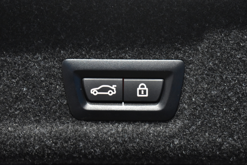 BMW 3シリーズ 320i Mｽﾎﾟｰﾂ ﾊｲﾗｲﾝ&ｺﾝﾌｫｰﾄP R6年7月迄新車保証 ﾋｰﾀｰ付茶革 ﾀｯﾁﾊﾟﾈﾙﾅﾋﾞ ｱｯﾌﾟﾙｶｰﾌﾟﾚｲ  追従ACC LEDﾍｯﾄﾞﾗｲﾄ 電動ﾄﾗﾝｸ 側面衝突&車線変更&逸脱&歩行者警告 液晶ﾒｰﾀｰ 後退ｱｼｽﾄ Pｱｼｽﾄ ｱｸﾃｨﾌﾞPDC緊急ﾌﾞﾚｰｷ  18AW 2年保証