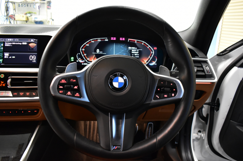 BMW 3シリーズ 320i Mｽﾎﾟｰﾂ ﾊｲﾗｲﾝ&ｺﾝﾌｫｰﾄP R6年7月迄新車保証 ﾋｰﾀｰ付茶革 ﾀｯﾁﾊﾟﾈﾙﾅﾋﾞ ｱｯﾌﾟﾙｶｰﾌﾟﾚｲ  追従ACC LEDﾍｯﾄﾞﾗｲﾄ 電動ﾄﾗﾝｸ 側面衝突&車線変更&逸脱&歩行者警告 液晶ﾒｰﾀｰ 後退ｱｼｽﾄ Pｱｼｽﾄ ｱｸﾃｨﾌﾞPDC緊急ﾌﾞﾚｰｷ  18AW 2年保証