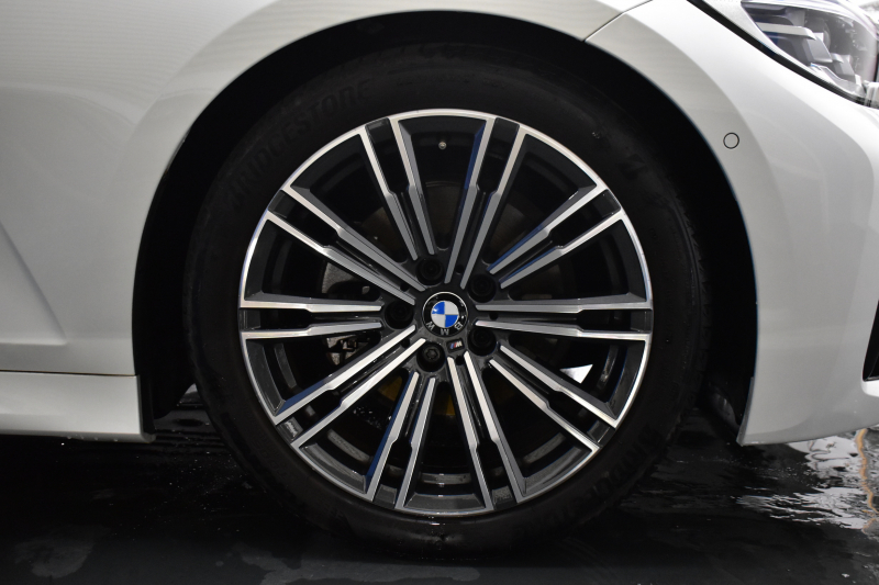 BMW 3シリーズ 320i Mｽﾎﾟｰﾂ ﾊｲﾗｲﾝ&ｺﾝﾌｫｰﾄP R6年7月迄新車保証 ﾋｰﾀｰ付茶革 ﾀｯﾁﾊﾟﾈﾙﾅﾋﾞ ｱｯﾌﾟﾙｶｰﾌﾟﾚｲ  追従ACC LEDﾍｯﾄﾞﾗｲﾄ 電動ﾄﾗﾝｸ 側面衝突&車線変更&逸脱&歩行者警告 液晶ﾒｰﾀｰ 後退ｱｼｽﾄ Pｱｼｽﾄ ｱｸﾃｨﾌﾞPDC緊急ﾌﾞﾚｰｷ  18AW 2年保証