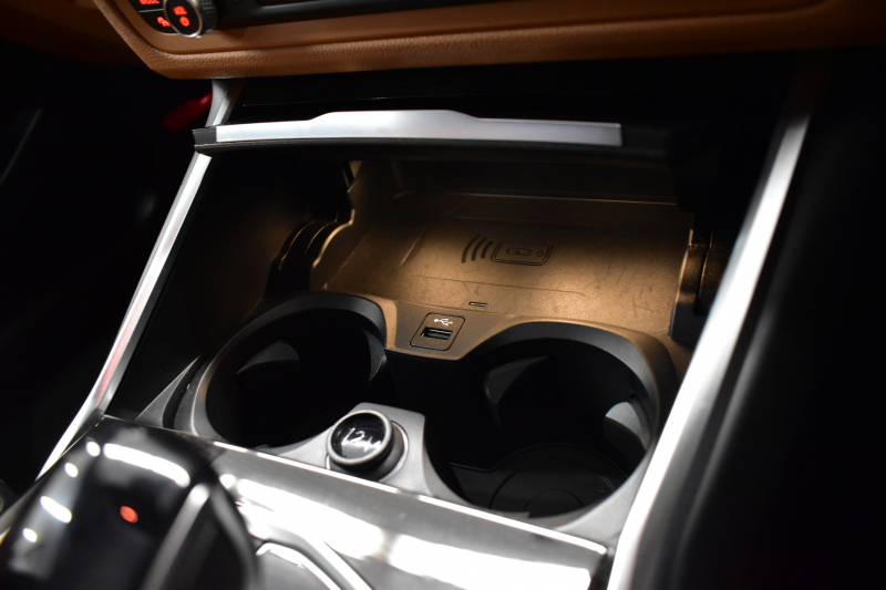 BMW 3シリーズ 320i Mｽﾎﾟｰﾂ ﾊｲﾗｲﾝ&ｺﾝﾌｫｰﾄP R6年7月迄新車保証 ﾋｰﾀｰ付茶革 ﾀｯﾁﾊﾟﾈﾙﾅﾋﾞ ｱｯﾌﾟﾙｶｰﾌﾟﾚｲ  追従ACC LEDﾍｯﾄﾞﾗｲﾄ 電動ﾄﾗﾝｸ 側面衝突&車線変更&逸脱&歩行者警告 液晶ﾒｰﾀｰ 後退ｱｼｽﾄ Pｱｼｽﾄ ｱｸﾃｨﾌﾞPDC緊急ﾌﾞﾚｰｷ  18AW 2年保証