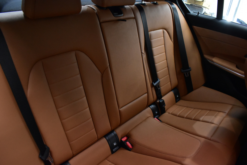 BMW 3シリーズ 320i Mｽﾎﾟｰﾂ ﾊｲﾗｲﾝ&ｺﾝﾌｫｰﾄP R6年7月迄新車保証 ﾋｰﾀｰ付茶革 ﾀｯﾁﾊﾟﾈﾙﾅﾋﾞ ｱｯﾌﾟﾙｶｰﾌﾟﾚｲ  追従ACC LEDﾍｯﾄﾞﾗｲﾄ 電動ﾄﾗﾝｸ 側面衝突&車線変更&逸脱&歩行者警告 液晶ﾒｰﾀｰ 後退ｱｼｽﾄ Pｱｼｽﾄ ｱｸﾃｨﾌﾞPDC緊急ﾌﾞﾚｰｷ  18AW 2年保証