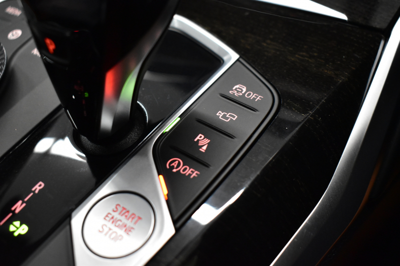 BMW 3シリーズ 320i Mｽﾎﾟｰﾂ ﾊｲﾗｲﾝ&ｺﾝﾌｫｰﾄP R6年7月迄新車保証 ﾋｰﾀｰ付茶革 ﾀｯﾁﾊﾟﾈﾙﾅﾋﾞ ｱｯﾌﾟﾙｶｰﾌﾟﾚｲ  追従ACC LEDﾍｯﾄﾞﾗｲﾄ 電動ﾄﾗﾝｸ 側面衝突&車線変更&逸脱&歩行者警告 液晶ﾒｰﾀｰ 後退ｱｼｽﾄ Pｱｼｽﾄ ｱｸﾃｨﾌﾞPDC緊急ﾌﾞﾚｰｷ  18AW 2年保証