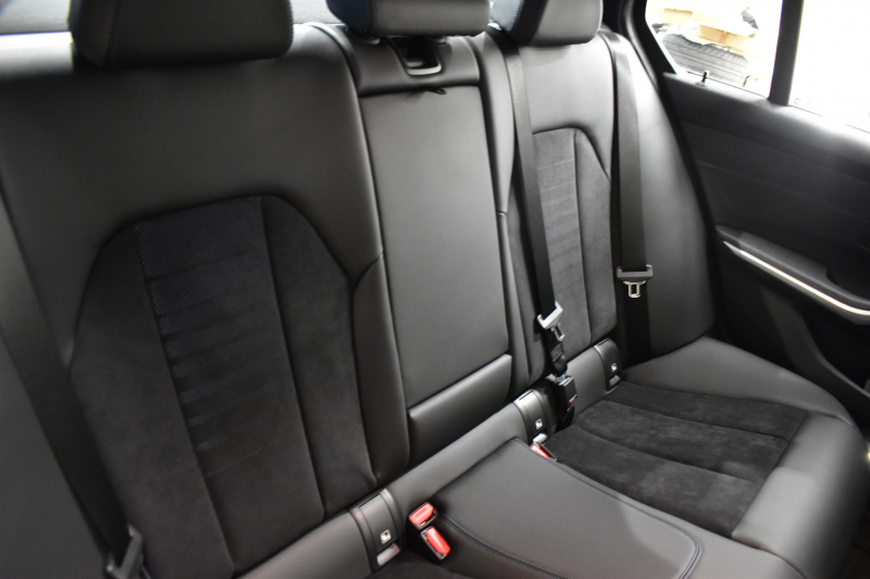 BMW 3シリーズ 320i Mｽﾎﾟｰﾂ G20型 ｺﾝﾌｫｰﾄP ﾊﾟｰｷﾝｸﾞｱｼｽﾄﾌﾟﾗｽ 追従ACC LEDﾍｯﾄﾞﾗｲﾄ  3Dﾋﾞｭｰ全周囲ｶﾒﾗ ﾀｯﾁﾊﾟﾈﾙﾅﾋﾞ ｱｯﾌﾟﾙｶｰﾌﾟﾚｲ  電動ﾄﾗﾝｸ 側面衝突&車線変更&逸脱&歩行者警告 液晶ﾒｰﾀｰ 後退ｱｼｽﾄ Pｱｼｽﾄ ｱｸﾃｨﾌﾞPDC緊急ﾌﾞﾚｰｷ 18AW  2年保証