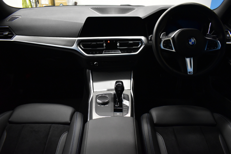 BMW 3シリーズ 320i Mｽﾎﾟｰﾂ G20型 ｺﾝﾌｫｰﾄP ﾊﾟｰｷﾝｸﾞｱｼｽﾄﾌﾟﾗｽ 追従ACC LEDﾍｯﾄﾞﾗｲﾄ  3Dﾋﾞｭｰ全周囲ｶﾒﾗ ﾀｯﾁﾊﾟﾈﾙﾅﾋﾞ ｱｯﾌﾟﾙｶｰﾌﾟﾚｲ  電動ﾄﾗﾝｸ 側面衝突&車線変更&逸脱&歩行者警告 液晶ﾒｰﾀｰ 後退ｱｼｽﾄ Pｱｼｽﾄ ｱｸﾃｨﾌﾞPDC緊急ﾌﾞﾚｰｷ 18AW  2年保証