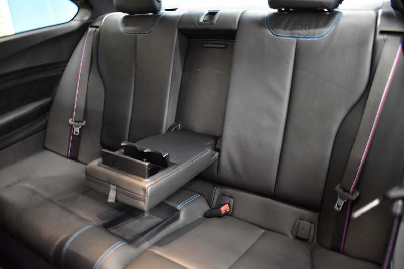 BMW Mシリーズ M2 ｺﾝﾍﾟﾃｨｼｮﾝ 6速MT LCI後期 ﾍｷｻｺﾞﾅﾙLEDﾍｯﾄﾞﾗｲﾄ&ﾃｰﾙ ﾋｰﾀｰ付黒革 harman/kardon ﾀｯﾁﾊﾟﾈﾙHDDﾅﾋﾞBｶﾒﾗ 19AW 車線逸脱&歩行者警告 衝突軽減ﾌﾞﾚｰｷ ｶｰﾎﾞﾝｲﾝﾃﾘｱ Mｼｰﾄﾍﾞﾙﾄ  2年保証