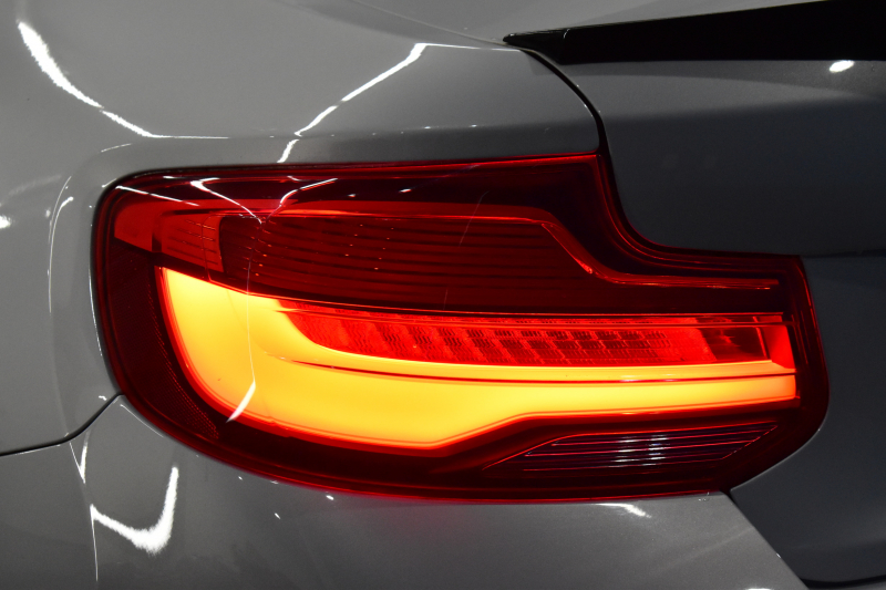 BMW Mシリーズ M2 ｺﾝﾍﾟﾃｨｼｮﾝ 6速MT LCI後期 ﾍｷｻｺﾞﾅﾙLEDﾍｯﾄﾞﾗｲﾄ&ﾃｰﾙ ﾋｰﾀｰ付黒革 harman/kardon ﾀｯﾁﾊﾟﾈﾙHDDﾅﾋﾞBｶﾒﾗ 19AW 車線逸脱&歩行者警告 衝突軽減ﾌﾞﾚｰｷ ｶｰﾎﾞﾝｲﾝﾃﾘｱ Mｼｰﾄﾍﾞﾙﾄ  2年保証