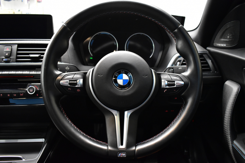 BMW Mシリーズ M2 ｺﾝﾍﾟﾃｨｼｮﾝ 6速MT LCI後期 ﾍｷｻｺﾞﾅﾙLEDﾍｯﾄﾞﾗｲﾄ&ﾃｰﾙ ﾋｰﾀｰ付黒革 harman/kardon ﾀｯﾁﾊﾟﾈﾙHDDﾅﾋﾞBｶﾒﾗ 19AW 車線逸脱&歩行者警告 衝突軽減ﾌﾞﾚｰｷ ｶｰﾎﾞﾝｲﾝﾃﾘｱ Mｼｰﾄﾍﾞﾙﾄ  2年保証