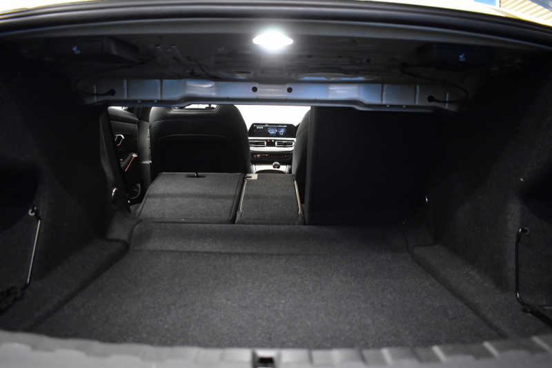 BMW 3シリーズ 320d Xﾄﾞﾗｲﾌﾞ Mｽﾎﾟｰﾂ G20型 4WD ｺﾝﾌｫｰﾄP ｼｰﾄﾋｰﾀｰ  ﾀｯﾁﾊﾟﾈﾙﾅﾋﾞBｶﾒﾗ ｱｯﾌﾟﾙｶｰﾌﾟﾚｲ  追従ACC LEDﾍｯﾄﾞﾗｲﾄ 電動ﾄﾗﾝｸ 側面衝突&車線変更&逸脱&歩行者警告 液晶ﾒｰﾀｰ 後退ｱｼｽﾄ Pｱｼｽﾄ ｱｸﾃｨﾌﾞPDC緊急ﾌﾞﾚｰｷ 18AW  2年保証