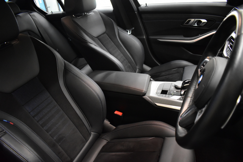 BMW 3シリーズ 320d Xﾄﾞﾗｲﾌﾞ Mｽﾎﾟｰﾂ G20型 4WD ｺﾝﾌｫｰﾄP ｼｰﾄﾋｰﾀｰ  ﾀｯﾁﾊﾟﾈﾙﾅﾋﾞBｶﾒﾗ ｱｯﾌﾟﾙｶｰﾌﾟﾚｲ  追従ACC LEDﾍｯﾄﾞﾗｲﾄ 電動ﾄﾗﾝｸ 側面衝突&車線変更&逸脱&歩行者警告 液晶ﾒｰﾀｰ 後退ｱｼｽﾄ Pｱｼｽﾄ ｱｸﾃｨﾌﾞPDC緊急ﾌﾞﾚｰｷ 18AW  2年保証