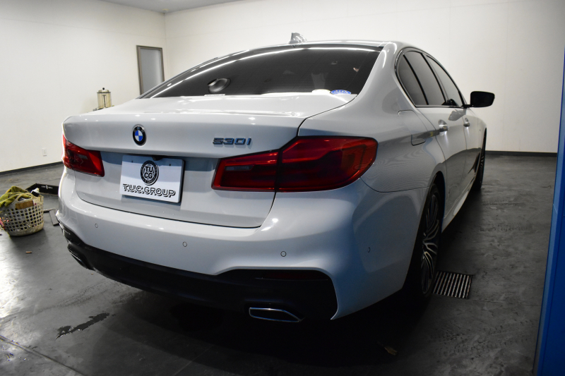 BMW 5シリーズ 530i Mｽﾎﾟｰﾂ ﾊｲﾗｲﾝP 液晶ﾒｰﾀｰ  高出力ﾓﾃﾞﾙ  全席ﾋｰﾀｰ付ｱｲﾎﾞﾘｰﾚｻﾞｰ LEDﾍｯﾄﾞﾗｲﾄ 追従ACC 車線変更警告 ﾀｯﾁﾊﾟﾈﾙ対応iﾄﾞﾗｲﾌﾞHDDﾅﾋﾞﾌﾙｾｸﾞ 3Dﾋﾞｭｰ ｽﾃｱﾘﾝｸﾞｻﾎﾟｰﾄ Pｱｼｽﾄﾌﾟﾗｽ 電動ﾄﾗﾝｸ ｽﾏｰﾄｷｰ 2年保証