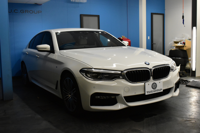 BMW 5シリーズ 530i Mｽﾎﾟｰﾂ ﾊｲﾗｲﾝP 液晶ﾒｰﾀｰ  高出力ﾓﾃﾞﾙ  全席ﾋｰﾀｰ付ｱｲﾎﾞﾘｰﾚｻﾞｰ LEDﾍｯﾄﾞﾗｲﾄ 追従ACC 車線変更警告 ﾀｯﾁﾊﾟﾈﾙ対応iﾄﾞﾗｲﾌﾞHDDﾅﾋﾞﾌﾙｾｸﾞ 3Dﾋﾞｭｰ ｽﾃｱﾘﾝｸﾞｻﾎﾟｰﾄ Pｱｼｽﾄﾌﾟﾗｽ 電動ﾄﾗﾝｸ ｽﾏｰﾄｷｰ 2年保証