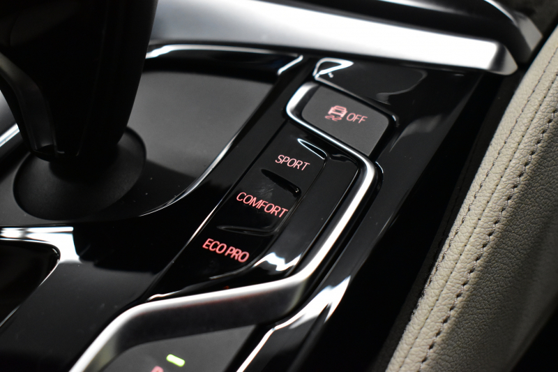 BMW 5シリーズ 530i Mｽﾎﾟｰﾂ ﾊｲﾗｲﾝP 液晶ﾒｰﾀｰ  高出力ﾓﾃﾞﾙ  全席ﾋｰﾀｰ付ｱｲﾎﾞﾘｰﾚｻﾞｰ LEDﾍｯﾄﾞﾗｲﾄ 追従ACC 車線変更警告 ﾀｯﾁﾊﾟﾈﾙ対応iﾄﾞﾗｲﾌﾞHDDﾅﾋﾞﾌﾙｾｸﾞ 3Dﾋﾞｭｰ ｽﾃｱﾘﾝｸﾞｻﾎﾟｰﾄ Pｱｼｽﾄﾌﾟﾗｽ 電動ﾄﾗﾝｸ ｽﾏｰﾄｷｰ 2年保証