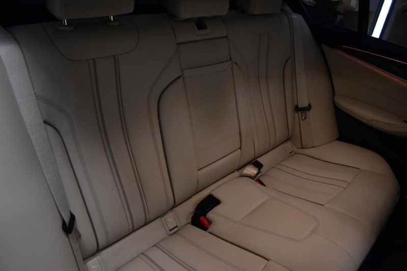 BMW 5シリーズ 530i Mｽﾎﾟｰﾂ ﾊｲﾗｲﾝP 液晶ﾒｰﾀｰ  高出力ﾓﾃﾞﾙ  全席ﾋｰﾀｰ付ｱｲﾎﾞﾘｰﾚｻﾞｰ LEDﾍｯﾄﾞﾗｲﾄ 追従ACC 車線変更警告 ﾀｯﾁﾊﾟﾈﾙ対応iﾄﾞﾗｲﾌﾞHDDﾅﾋﾞﾌﾙｾｸﾞ 3Dﾋﾞｭｰ ｽﾃｱﾘﾝｸﾞｻﾎﾟｰﾄ Pｱｼｽﾄﾌﾟﾗｽ 電動ﾄﾗﾝｸ ｽﾏｰﾄｷｰ 2年保証