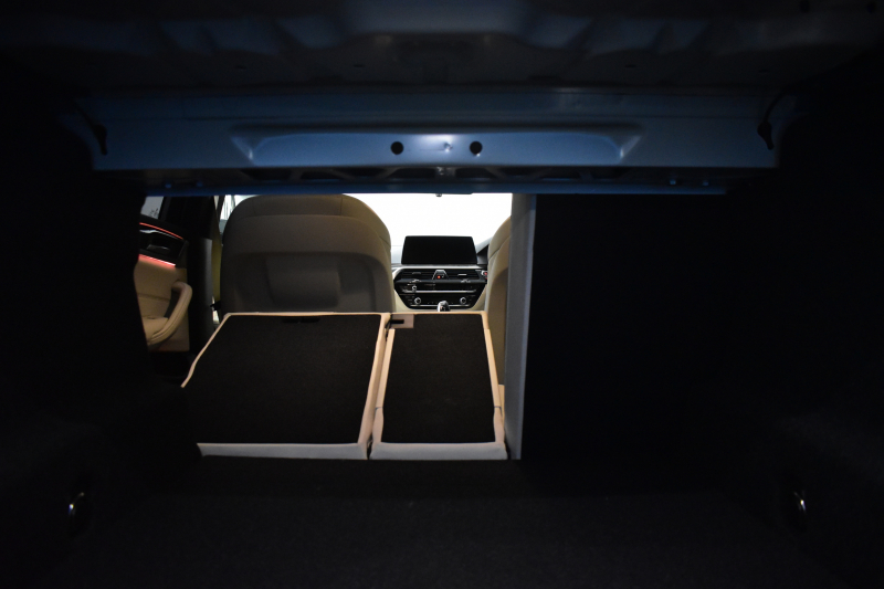 BMW 5シリーズ 530i Mｽﾎﾟｰﾂ ﾊｲﾗｲﾝP 液晶ﾒｰﾀｰ  高出力ﾓﾃﾞﾙ  全席ﾋｰﾀｰ付ｱｲﾎﾞﾘｰﾚｻﾞｰ LEDﾍｯﾄﾞﾗｲﾄ 追従ACC 車線変更警告 ﾀｯﾁﾊﾟﾈﾙ対応iﾄﾞﾗｲﾌﾞHDDﾅﾋﾞﾌﾙｾｸﾞ 3Dﾋﾞｭｰ ｽﾃｱﾘﾝｸﾞｻﾎﾟｰﾄ Pｱｼｽﾄﾌﾟﾗｽ 電動ﾄﾗﾝｸ ｽﾏｰﾄｷｰ 2年保証