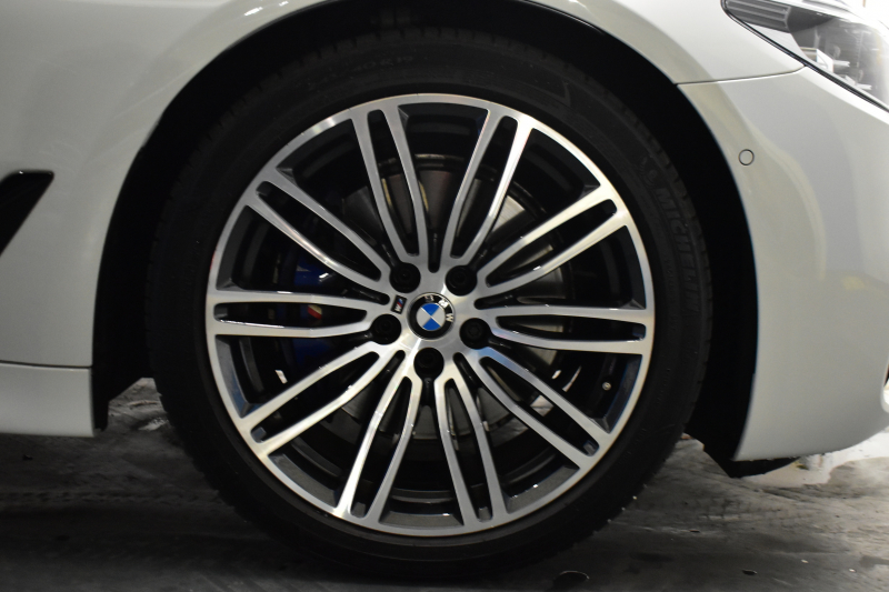 BMW 5シリーズ 530i Mｽﾎﾟｰﾂ ﾊｲﾗｲﾝP 液晶ﾒｰﾀｰ  高出力ﾓﾃﾞﾙ  全席ﾋｰﾀｰ付ｱｲﾎﾞﾘｰﾚｻﾞｰ LEDﾍｯﾄﾞﾗｲﾄ 追従ACC 車線変更警告 ﾀｯﾁﾊﾟﾈﾙ対応iﾄﾞﾗｲﾌﾞHDDﾅﾋﾞﾌﾙｾｸﾞ 3Dﾋﾞｭｰ ｽﾃｱﾘﾝｸﾞｻﾎﾟｰﾄ Pｱｼｽﾄﾌﾟﾗｽ 電動ﾄﾗﾝｸ ｽﾏｰﾄｷｰ 2年保証