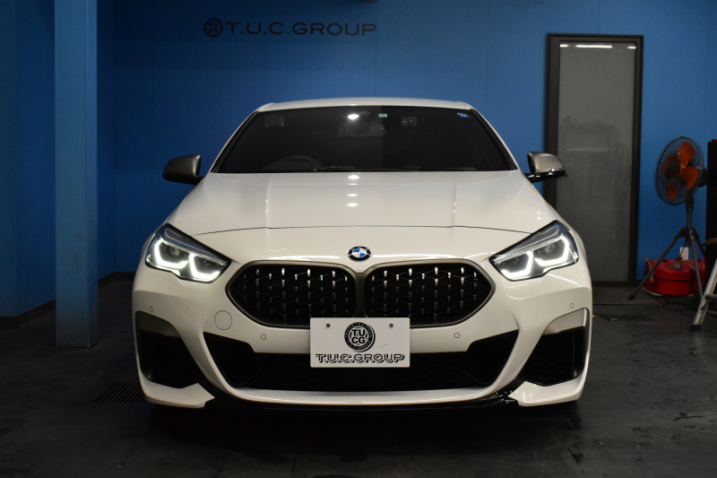 BMW 2シリーズ M235iｸﾞﾗﾝｸｰﾍﾟ Xﾄﾞﾗｲﾌﾞ ｱﾀﾞﾌﾟﾃｨﾌﾞｻｽﾍﾟﾝｼｮﾝ HUD Mｽﾎﾟｰﾂｼｰﾄ 追従ACC  ﾍｷｻｺﾞﾅﾙLEDﾍｯﾄﾞﾗｲﾄ Mｽﾎﾟｰﾂﾌﾞﾚｰｷ 車線変更&逸脱&歩行者警告 ﾗｲﾌﾞｺｯｸﾋﾟｯﾄ ｱｯﾌﾟﾙｶｰﾌﾟﾚｲ ﾀｯﾁﾊﾟﾈﾙﾅﾋﾞ Bｶﾒﾗ ｽﾏｰﾄｷｰ 2年保証