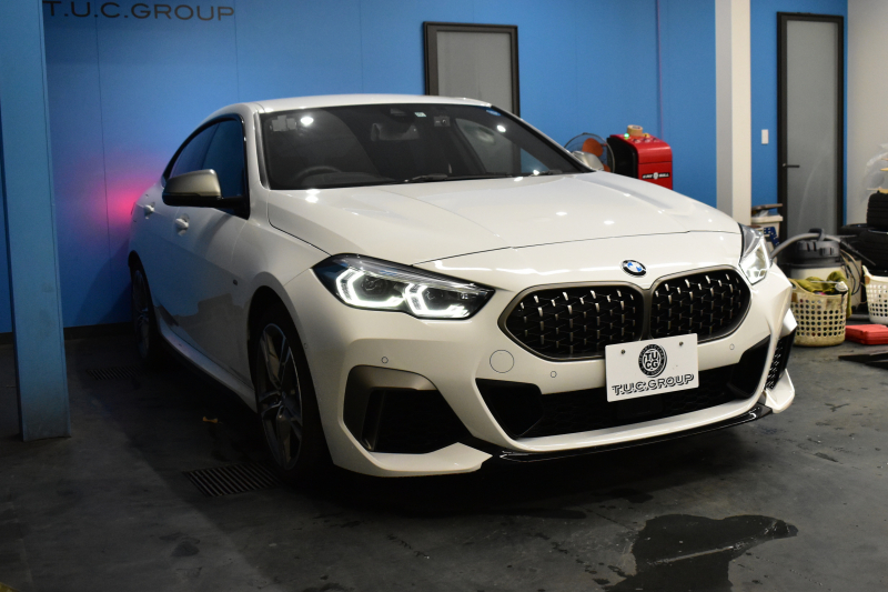 BMW 2シリーズ M235iｸﾞﾗﾝｸｰﾍﾟ Xﾄﾞﾗｲﾌﾞ ｱﾀﾞﾌﾟﾃｨﾌﾞｻｽﾍﾟﾝｼｮﾝ HUD Mｽﾎﾟｰﾂｼｰﾄ 追従ACC  ﾍｷｻｺﾞﾅﾙLEDﾍｯﾄﾞﾗｲﾄ Mｽﾎﾟｰﾂﾌﾞﾚｰｷ 車線変更&逸脱&歩行者警告 ﾗｲﾌﾞｺｯｸﾋﾟｯﾄ ｱｯﾌﾟﾙｶｰﾌﾟﾚｲ ﾀｯﾁﾊﾟﾈﾙﾅﾋﾞ Bｶﾒﾗ ｽﾏｰﾄｷｰ 2年保証