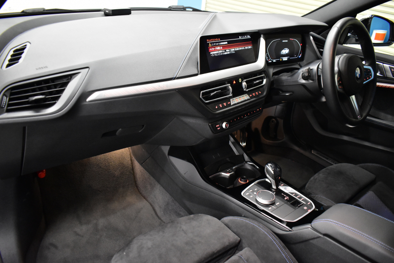 BMW 2シリーズ M235iｸﾞﾗﾝｸｰﾍﾟ Xﾄﾞﾗｲﾌﾞ ｱﾀﾞﾌﾟﾃｨﾌﾞｻｽﾍﾟﾝｼｮﾝ HUD Mｽﾎﾟｰﾂｼｰﾄ 追従ACC  ﾍｷｻｺﾞﾅﾙLEDﾍｯﾄﾞﾗｲﾄ Mｽﾎﾟｰﾂﾌﾞﾚｰｷ 車線変更&逸脱&歩行者警告 ﾗｲﾌﾞｺｯｸﾋﾟｯﾄ ｱｯﾌﾟﾙｶｰﾌﾟﾚｲ ﾀｯﾁﾊﾟﾈﾙﾅﾋﾞ Bｶﾒﾗ ｽﾏｰﾄｷｰ 2年保証