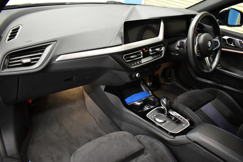 BMW 1シリーズ M135i xDrive ﾌﾙﾀｲﾑ4WD ﾃﾞﾋﾞｭｰP ｺﾝﾌｫｰﾄP ﾅﾋﾞｹﾞｰｼｮﾝP 可変ｻｽﾍﾟﾝｼｮﾝ Mｽﾎﾟｰﾂﾌﾞﾚｰｷ ACC Pｱｼｽﾄ BMWﾗｲﾌﾞｺｯｸﾋﾟｯﾄ ﾋｰﾀｰ付ｱﾙｶﾝﾀｰﾗｺﾝﾋﾞｽﾎﾟｰﾂｼｰﾄ ﾀｯﾁﾊﾟﾈﾙﾅﾋﾞ ｱｯﾌﾟﾙｶｰﾌﾟﾚｲ ﾍｷｻｺﾞﾅﾙLEDﾍｯﾄﾞﾗｲﾄ  2年保証