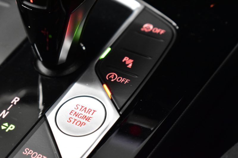 BMW 1シリーズ M135i xDrive ﾌﾙﾀｲﾑ4WD ﾃﾞﾋﾞｭｰP ｺﾝﾌｫｰﾄP ﾅﾋﾞｹﾞｰｼｮﾝP 可変ｻｽﾍﾟﾝｼｮﾝ Mｽﾎﾟｰﾂﾌﾞﾚｰｷ ACC Pｱｼｽﾄ BMWﾗｲﾌﾞｺｯｸﾋﾟｯﾄ ﾋｰﾀｰ付ｱﾙｶﾝﾀｰﾗｺﾝﾋﾞｽﾎﾟｰﾂｼｰﾄ ﾀｯﾁﾊﾟﾈﾙﾅﾋﾞ ｱｯﾌﾟﾙｶｰﾌﾟﾚｲ ﾍｷｻｺﾞﾅﾙLEDﾍｯﾄﾞﾗｲﾄ  2年保証