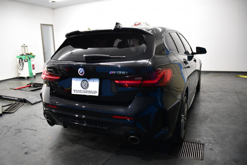 BMW 1シリーズ M135i xDrive ﾌﾙﾀｲﾑ4WD ﾃﾞﾋﾞｭｰP ｺﾝﾌｫｰﾄP ﾅﾋﾞｹﾞｰｼｮﾝP 可変ｻｽﾍﾟﾝｼｮﾝ Mｽﾎﾟｰﾂﾌﾞﾚｰｷ ACC Pｱｼｽﾄ BMWﾗｲﾌﾞｺｯｸﾋﾟｯﾄ ﾋｰﾀｰ付ｱﾙｶﾝﾀｰﾗｺﾝﾋﾞｽﾎﾟｰﾂｼｰﾄ ﾀｯﾁﾊﾟﾈﾙﾅﾋﾞ ｱｯﾌﾟﾙｶｰﾌﾟﾚｲ ﾍｷｻｺﾞﾅﾙLEDﾍｯﾄﾞﾗｲﾄ  2年保証