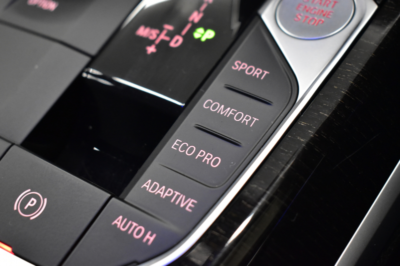 BMW 3シリーズ 320d Xﾄﾞﾗｲﾌﾞ Mｽﾎﾟｰﾂ G20型 4WD ﾌｧｽﾄﾄﾗｯｸP ｺﾝﾌｫｰﾄP ﾊｲﾗｲﾝP 可変Mｻｽ Mｽﾎﾟｰﾂﾌﾞﾚｰｷ 19AW ﾋｰﾀｰ付黒革 ﾀｯﾁﾊﾟﾈﾙﾅﾋﾞBｶﾒﾗ ｱｯﾌﾟﾙｶｰﾌﾟﾚｲ  追従ACC HUD LEDﾍｯﾄﾞﾗｲﾄ 電動ﾄﾗﾝｸ 側面衝突&車線変更&逸脱&歩行者警告 液晶ﾒｰﾀｰ 後退ｱｼｽﾄ 2年保証