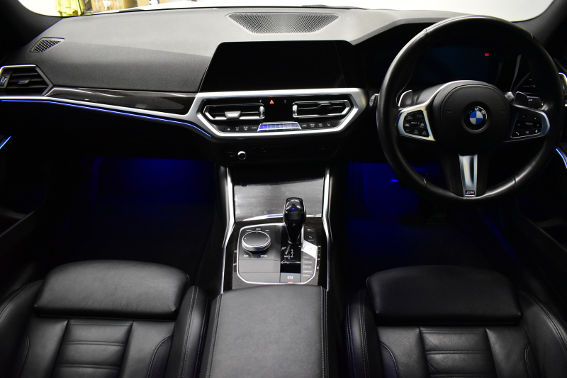 BMW 3シリーズ 320d Xﾄﾞﾗｲﾌﾞ Mｽﾎﾟｰﾂ G20型 4WD ﾌｧｽﾄﾄﾗｯｸP ｺﾝﾌｫｰﾄP ﾊｲﾗｲﾝP 可変Mｻｽ Mｽﾎﾟｰﾂﾌﾞﾚｰｷ 19AW ﾋｰﾀｰ付黒革 ﾀｯﾁﾊﾟﾈﾙﾅﾋﾞBｶﾒﾗ ｱｯﾌﾟﾙｶｰﾌﾟﾚｲ  追従ACC HUD LEDﾍｯﾄﾞﾗｲﾄ 電動ﾄﾗﾝｸ 側面衝突&車線変更&逸脱&歩行者警告 液晶ﾒｰﾀｰ 後退ｱｼｽﾄ 2年保証