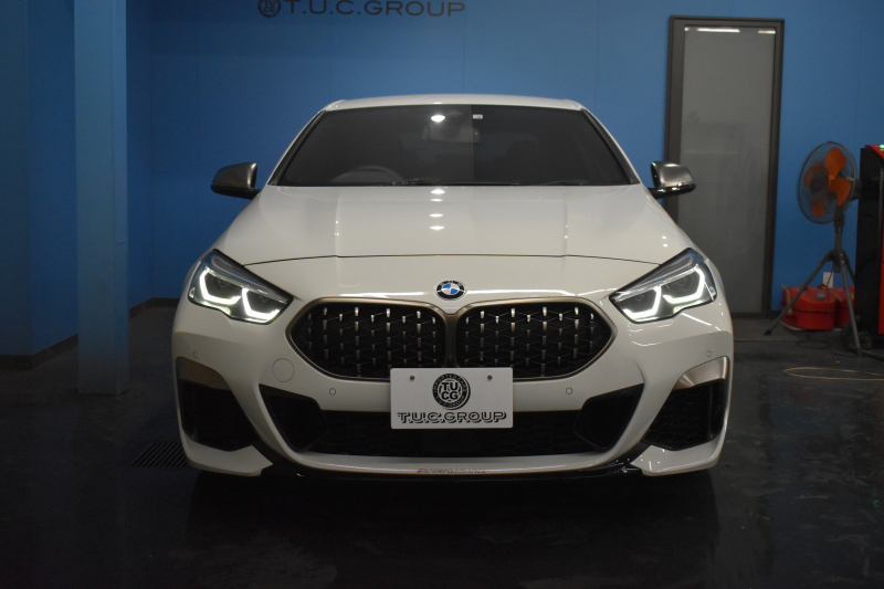 BMW 2シリーズ M235iｸﾞﾗﾝｸｰﾍﾟ Xﾄﾞﾗｲﾌﾞ ﾃﾞﾋﾞｭｰP ｱﾀﾞﾌﾟﾃｨﾌﾞｻｽﾍﾟﾝｼｮﾝ Mｼｰﾄﾍﾞﾙﾄ ﾋｰﾀｰ付Mｽﾎﾟｰﾂｼｰﾄ 追従ACC  ﾍｷｻｺﾞﾅﾙLEDﾍｯﾄﾞﾗｲﾄ Mｽﾎﾟｰﾂﾌﾞﾚｰｷ 車線変更&逸脱&歩行者警告 ﾗｲﾌﾞｺｯｸﾋﾟｯﾄ ｱｯﾌﾟﾙｶｰﾌﾟﾚｲ ﾀｯﾁﾊﾟﾈﾙﾅﾋﾞ Bｶﾒﾗ 2年保証