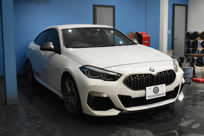 BMW 2シリーズ M235iｸﾞﾗﾝｸｰﾍﾟ Xﾄﾞﾗｲﾌﾞ ﾃﾞﾋﾞｭｰP ｱﾀﾞﾌﾟﾃｨﾌﾞｻｽﾍﾟﾝｼｮﾝ Mｼｰﾄﾍﾞﾙﾄ ﾋｰﾀｰ付Mｽﾎﾟｰﾂｼｰﾄ 追従ACC  ﾍｷｻｺﾞﾅﾙLEDﾍｯﾄﾞﾗｲﾄ Mｽﾎﾟｰﾂﾌﾞﾚｰｷ 車線変更&逸脱&歩行者警告 ﾗｲﾌﾞｺｯｸﾋﾟｯﾄ ｱｯﾌﾟﾙｶｰﾌﾟﾚｲ ﾀｯﾁﾊﾟﾈﾙﾅﾋﾞ Bｶﾒﾗ 2年保証