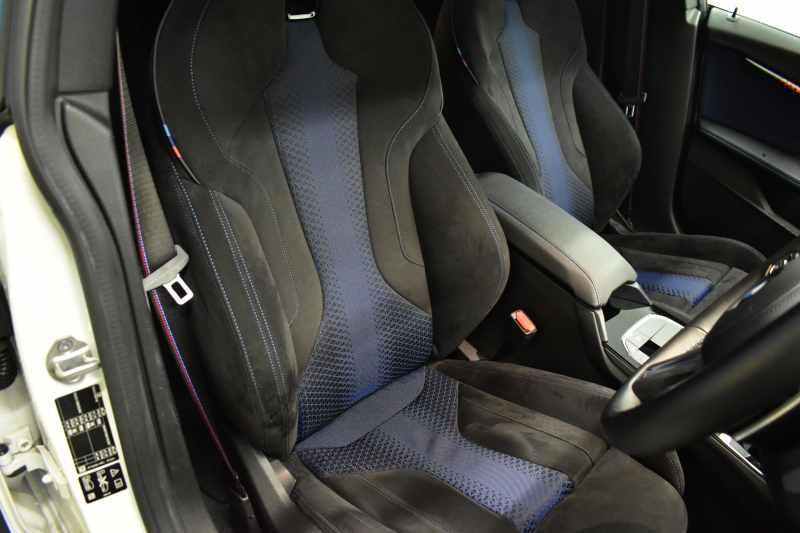 BMW 2シリーズ M235iｸﾞﾗﾝｸｰﾍﾟ Xﾄﾞﾗｲﾌﾞ ﾃﾞﾋﾞｭｰP ｱﾀﾞﾌﾟﾃｨﾌﾞｻｽﾍﾟﾝｼｮﾝ Mｼｰﾄﾍﾞﾙﾄ ﾋｰﾀｰ付Mｽﾎﾟｰﾂｼｰﾄ 追従ACC  ﾍｷｻｺﾞﾅﾙLEDﾍｯﾄﾞﾗｲﾄ Mｽﾎﾟｰﾂﾌﾞﾚｰｷ 車線変更&逸脱&歩行者警告 ﾗｲﾌﾞｺｯｸﾋﾟｯﾄ ｱｯﾌﾟﾙｶｰﾌﾟﾚｲ ﾀｯﾁﾊﾟﾈﾙﾅﾋﾞ Bｶﾒﾗ 2年保証