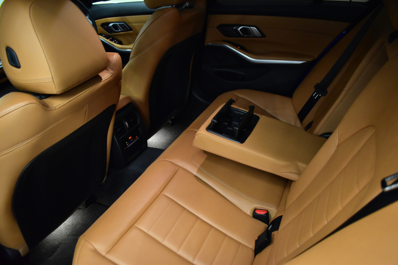 BMW 3シリーズ 320i Mｽﾎﾟｰﾂ G20型 ﾊｲﾗｲﾝP ﾊﾟｰｷﾝｸﾞｱｼｽﾄﾌﾟﾗｽ ﾋｰﾀｰ付茶革 追従ACC LEDﾍｯﾄﾞﾗｲﾄ  3Dﾋﾞｭｰ全周囲ｶﾒﾗ ﾀｯﾁﾊﾟﾈﾙﾅﾋﾞ ｱｯﾌﾟﾙｶｰﾌﾟﾚｲ 側面衝突&車線変更&逸脱&歩行者警告 液晶ﾒｰﾀｰ 後退ｱｼｽﾄ ｱｸﾃｨﾌﾞPDC緊急ﾌﾞﾚｰｷ 18AW  2年保証