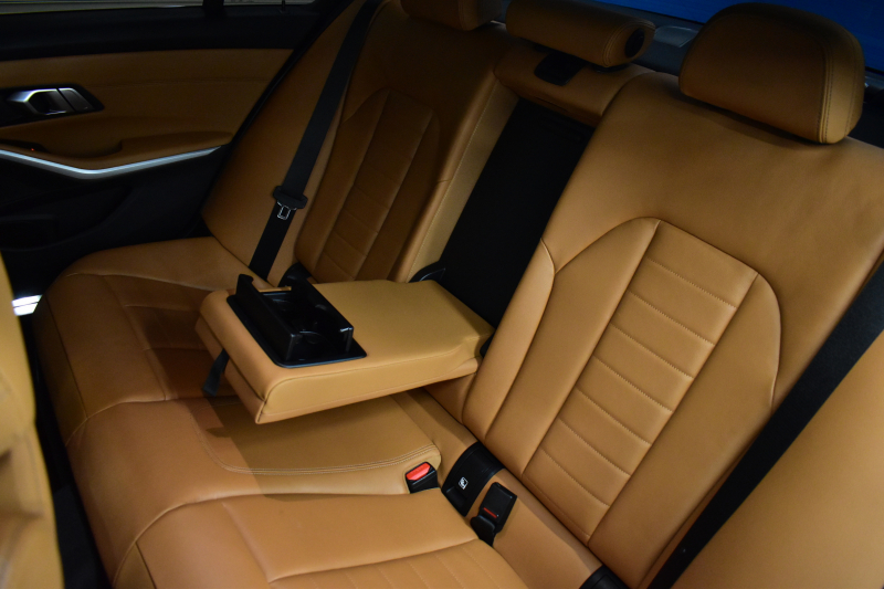 BMW 3シリーズ 320i Mｽﾎﾟｰﾂ G20型 ﾊｲﾗｲﾝP ﾊﾟｰｷﾝｸﾞｱｼｽﾄﾌﾟﾗｽ ﾋｰﾀｰ付茶革 追従ACC LEDﾍｯﾄﾞﾗｲﾄ  3Dﾋﾞｭｰ全周囲ｶﾒﾗ ﾀｯﾁﾊﾟﾈﾙﾅﾋﾞ ｱｯﾌﾟﾙｶｰﾌﾟﾚｲ 側面衝突&車線変更&逸脱&歩行者警告 液晶ﾒｰﾀｰ 後退ｱｼｽﾄ ｱｸﾃｨﾌﾞPDC緊急ﾌﾞﾚｰｷ 18AW  2年保証