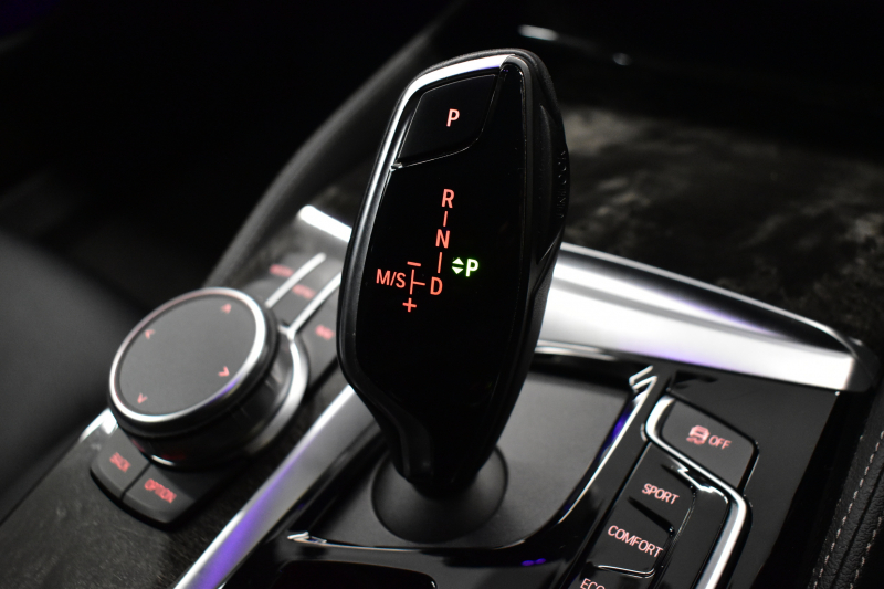 BMW 5シリーズ 530iﾂｰﾘﾝｸﾞ Mｽﾎﾟｰﾂ ﾊｲﾗｲﾝP 新ﾃﾞｻﾞｲﾝ液晶ﾒｰﾀｰ LEDﾍｯﾄﾞﾗｲﾄ 全席ｼｰﾄﾋｰﾀｰ 付黒革 追従ACC HUD ﾀｯﾁﾊﾟﾈﾙHDDﾅﾋﾞ 3Dﾋﾞｭｰ Pｱｼｽﾄ 車線変更&逸脱&歩行者警告  19AW 2年保証