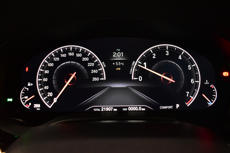 BMW 5シリーズ 530iﾂｰﾘﾝｸﾞ Mｽﾎﾟｰﾂ ﾊｲﾗｲﾝP 新ﾃﾞｻﾞｲﾝ液晶ﾒｰﾀｰ LEDﾍｯﾄﾞﾗｲﾄ 全席ｼｰﾄﾋｰﾀｰ 付黒革 追従ACC HUD ﾀｯﾁﾊﾟﾈﾙHDDﾅﾋﾞ 3Dﾋﾞｭｰ Pｱｼｽﾄ 車線変更&逸脱&歩行者警告  19AW 2年保証