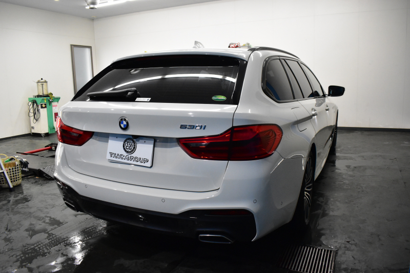 BMW 5シリーズ 530iﾂｰﾘﾝｸﾞ Mｽﾎﾟｰﾂ ﾊｲﾗｲﾝP 新ﾃﾞｻﾞｲﾝ液晶ﾒｰﾀｰ LEDﾍｯﾄﾞﾗｲﾄ 全席ｼｰﾄﾋｰﾀｰ 付黒革 追従ACC HUD ﾀｯﾁﾊﾟﾈﾙHDDﾅﾋﾞ 3Dﾋﾞｭｰ Pｱｼｽﾄ 車線変更&逸脱&歩行者警告  19AW 2年保証