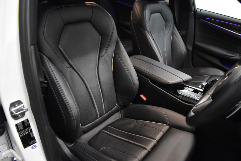 BMW 5シリーズ 530iﾂｰﾘﾝｸﾞ Mｽﾎﾟｰﾂ ﾊｲﾗｲﾝP 新ﾃﾞｻﾞｲﾝ液晶ﾒｰﾀｰ LEDﾍｯﾄﾞﾗｲﾄ 全席ｼｰﾄﾋｰﾀｰ 付黒革 追従ACC HUD ﾀｯﾁﾊﾟﾈﾙHDDﾅﾋﾞ 3Dﾋﾞｭｰ Pｱｼｽﾄ 車線変更&逸脱&歩行者警告  19AW 2年保証