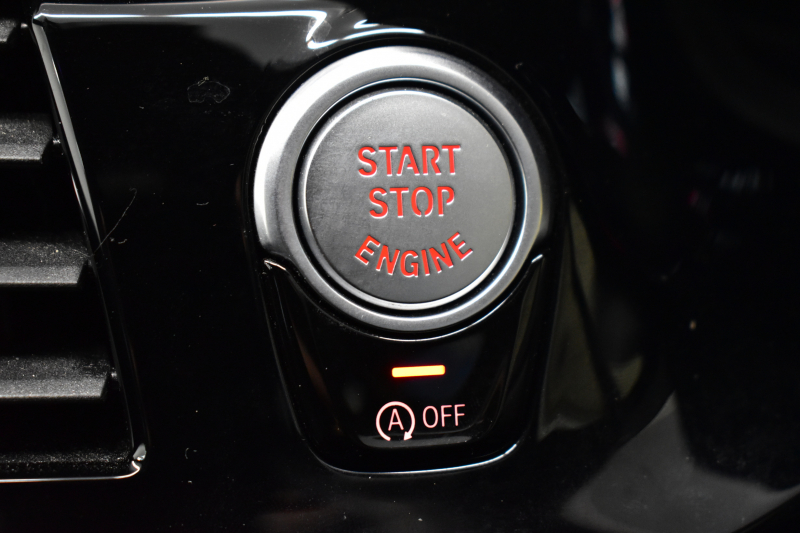 BMW 5シリーズ 530iﾂｰﾘﾝｸﾞ Mｽﾎﾟｰﾂ ﾊｲﾗｲﾝP 新ﾃﾞｻﾞｲﾝ液晶ﾒｰﾀｰ LEDﾍｯﾄﾞﾗｲﾄ 全席ｼｰﾄﾋｰﾀｰ 付黒革 追従ACC HUD ﾀｯﾁﾊﾟﾈﾙHDDﾅﾋﾞ 3Dﾋﾞｭｰ Pｱｼｽﾄ 車線変更&逸脱&歩行者警告  19AW 2年保証