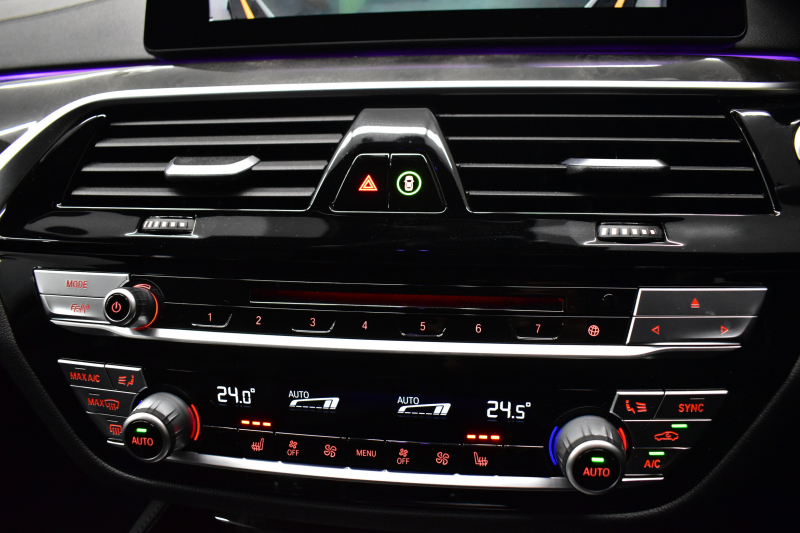 BMW 5シリーズ 530iﾂｰﾘﾝｸﾞ Mｽﾎﾟｰﾂ ﾊｲﾗｲﾝP 新ﾃﾞｻﾞｲﾝ液晶ﾒｰﾀｰ LEDﾍｯﾄﾞﾗｲﾄ 全席ｼｰﾄﾋｰﾀｰ 付黒革 追従ACC HUD ﾀｯﾁﾊﾟﾈﾙHDDﾅﾋﾞ 3Dﾋﾞｭｰ Pｱｼｽﾄ 車線変更&逸脱&歩行者警告  19AW 2年保証