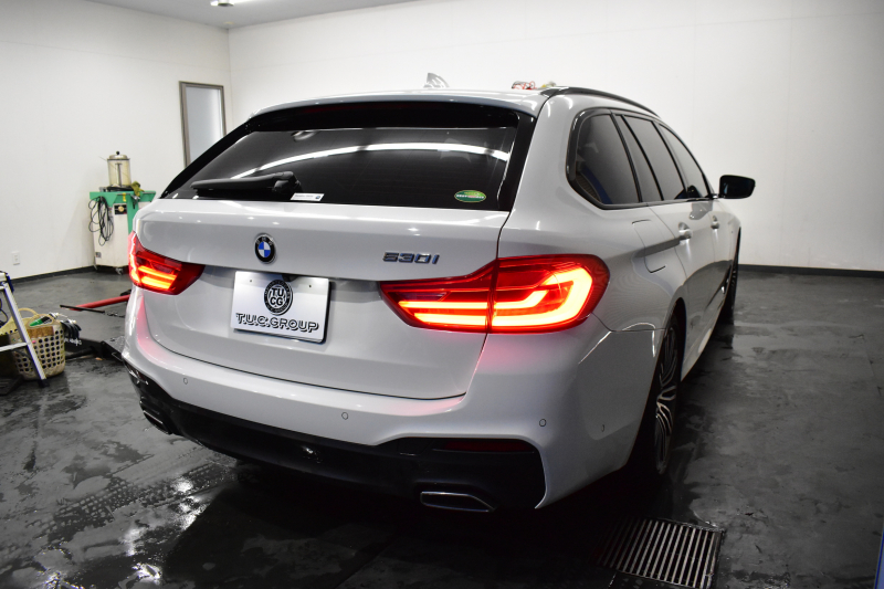 BMW 5シリーズ 530iﾂｰﾘﾝｸﾞ Mｽﾎﾟｰﾂ ﾊｲﾗｲﾝP 新ﾃﾞｻﾞｲﾝ液晶ﾒｰﾀｰ LEDﾍｯﾄﾞﾗｲﾄ 全席ｼｰﾄﾋｰﾀｰ 付黒革 追従ACC HUD ﾀｯﾁﾊﾟﾈﾙHDDﾅﾋﾞ 3Dﾋﾞｭｰ Pｱｼｽﾄ 車線変更&逸脱&歩行者警告  19AW 2年保証