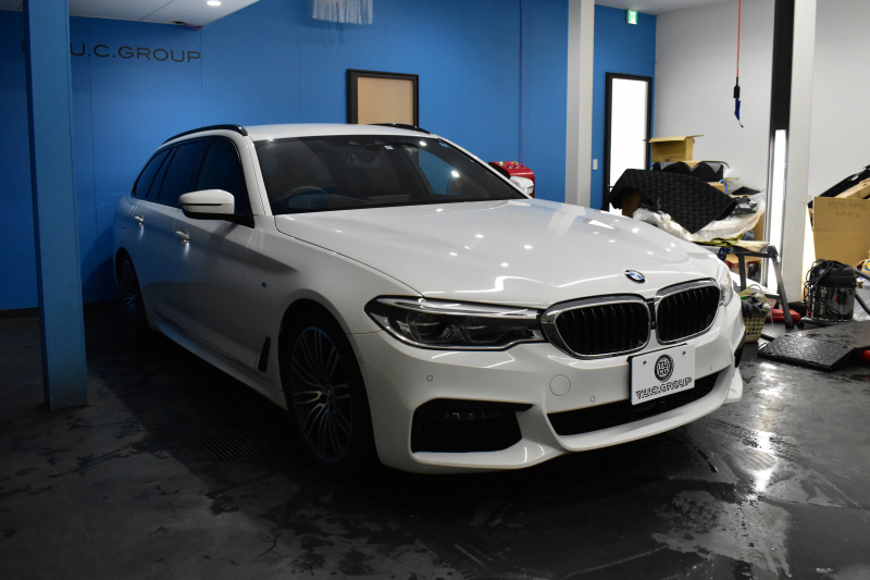 BMW 5シリーズ 530iﾂｰﾘﾝｸﾞ Mｽﾎﾟｰﾂ ﾊｲﾗｲﾝP 新ﾃﾞｻﾞｲﾝ液晶ﾒｰﾀｰ LEDﾍｯﾄﾞﾗｲﾄ 全席ｼｰﾄﾋｰﾀｰ 付黒革 追従ACC HUD ﾀｯﾁﾊﾟﾈﾙHDDﾅﾋﾞ 3Dﾋﾞｭｰ Pｱｼｽﾄ 車線変更&逸脱&歩行者警告  19AW 2年保証