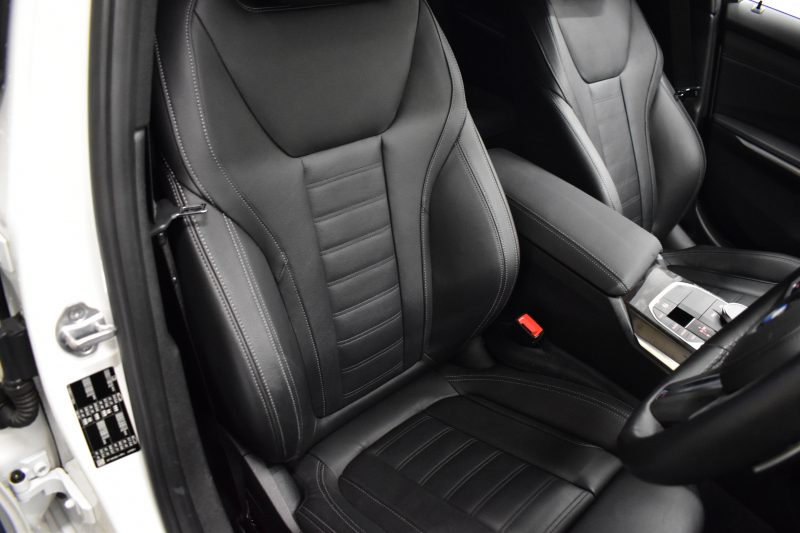 BMW 3シリーズ 330i Mｽﾎﾟｰﾂ G20型 高出力 ｲﾉﾍﾞｰｼｮﾝ&ﾊｲﾗｲﾝ&ｺﾝﾌｫｰﾄP 3Dﾃﾞｻﾞｲﾝﾏﾌﾗｰ&ﾀﾞｳﾝｻｽ ﾚｰｻﾞｰLEDﾗｲﾄ ﾋｰﾀｰ付黒革 HUD ACC 19AW Mｽﾎﾟｰﾂﾌﾞﾚｰｷ ﾊﾟｰｷﾝｸﾞｱｼｽﾄ+  3Dﾋﾞｭｰ全周囲ｶﾒﾗ ﾀｯﾁﾊﾟﾈﾙﾅﾋﾞ ｱｯﾌﾟﾙｶｰﾌﾟﾚｲ 側面衝突&車線変更警告  2年保証